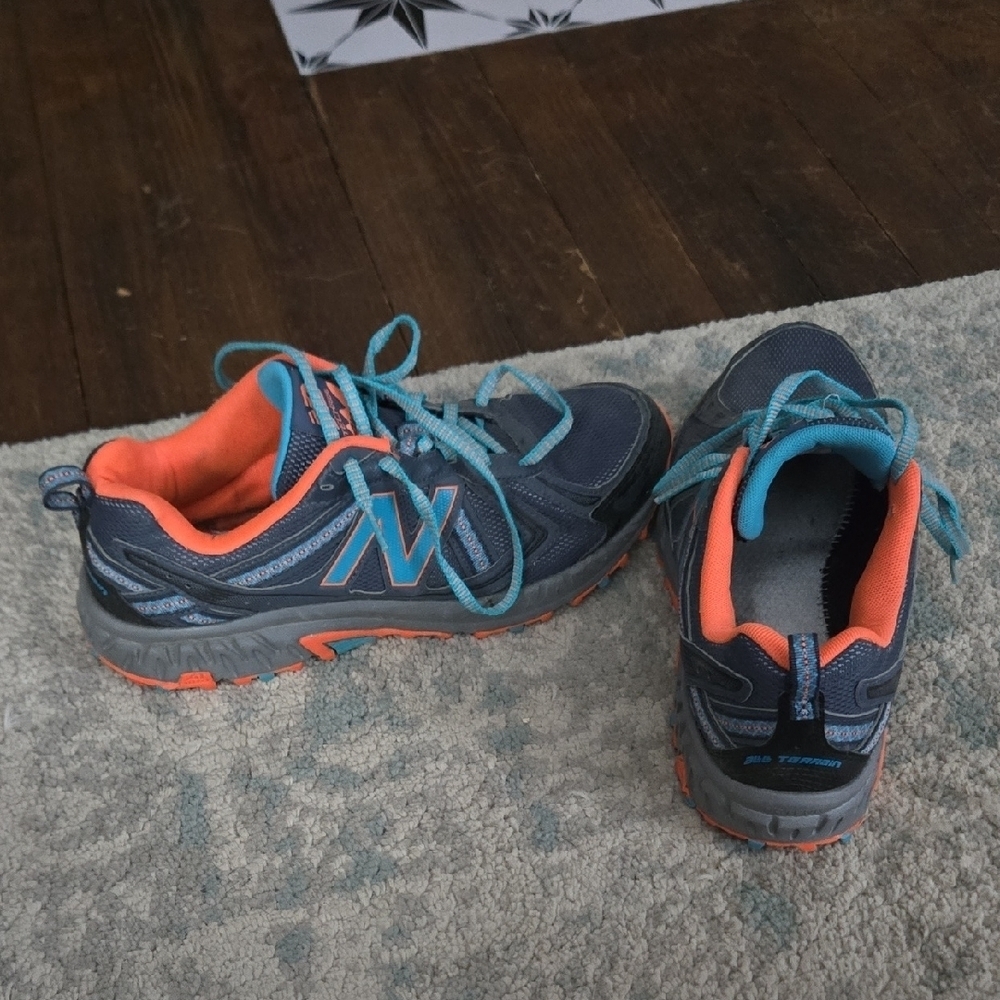 New Balance Women's Athletic Shoes - Navy and Coral - Picture 2 of 4